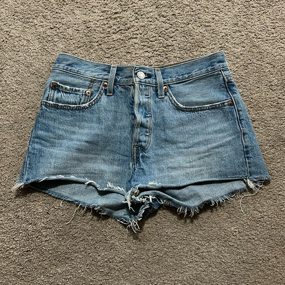Levi shorts!